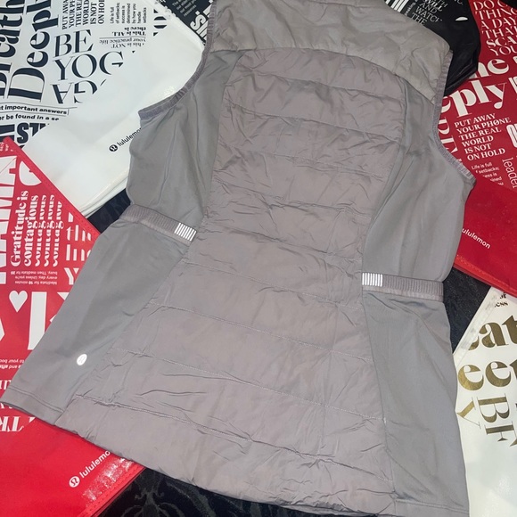 Lululemon Down For It All Vest. Dark Chrome. Size 10 - Picture 7 of 10